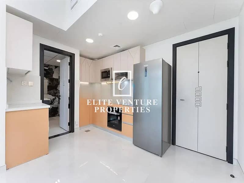 VACANT | HIGH FLOOR | MULTIPLE CHEQUES | SPACIOUS