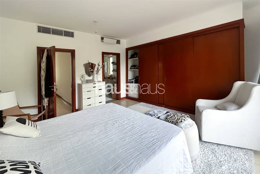 Single row | Backs the park | Type 7 | Maids