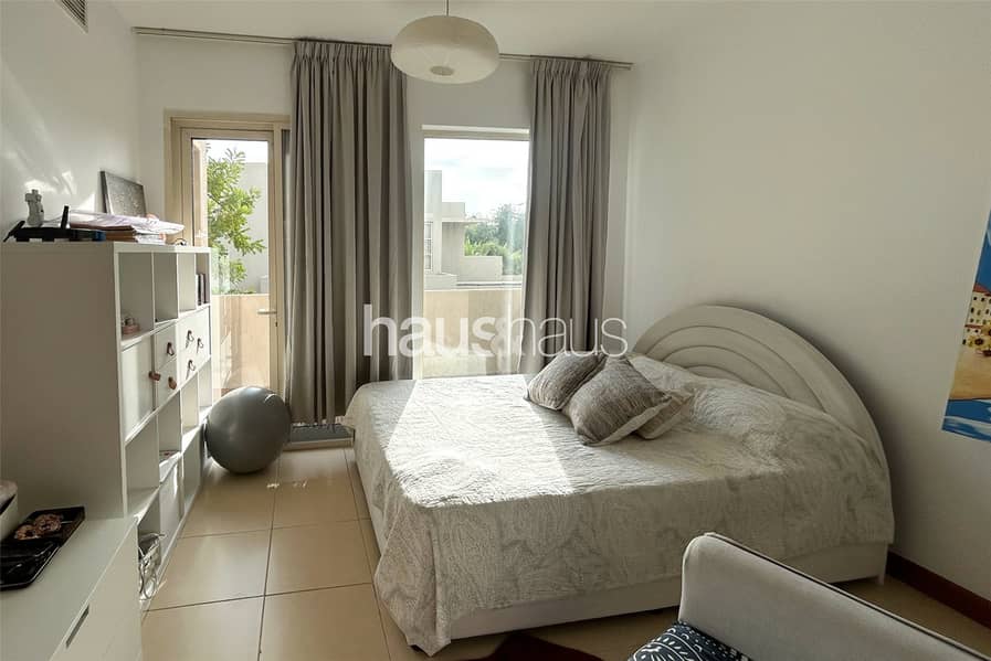 Single row | Backs the park | Type 7 | Maids - Image 6