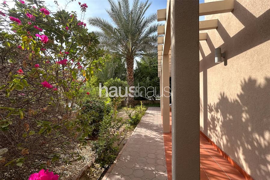 Single row | Backs the park | Type 7 | Maids - Image 12