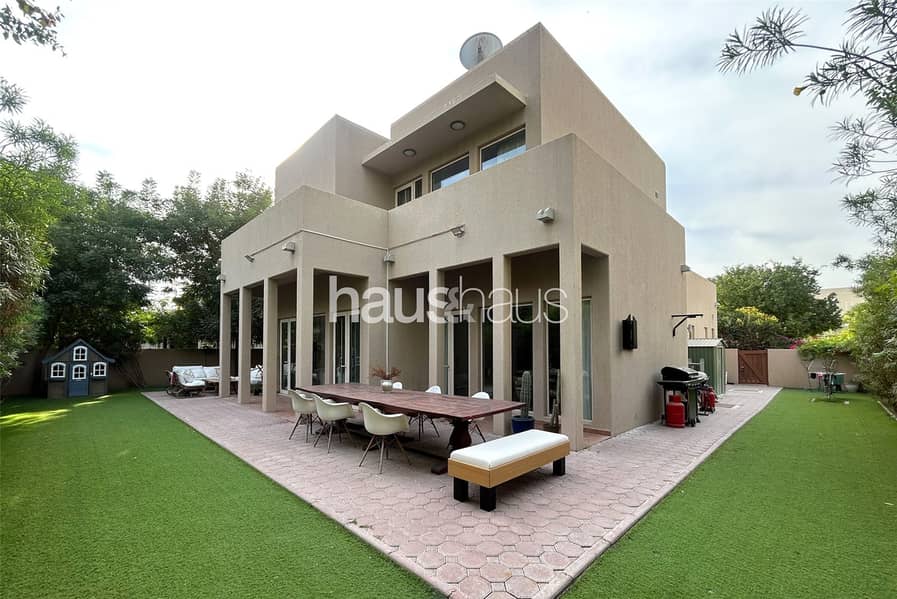 Single row | Backs the park | Type 7 | Maids - Image 13