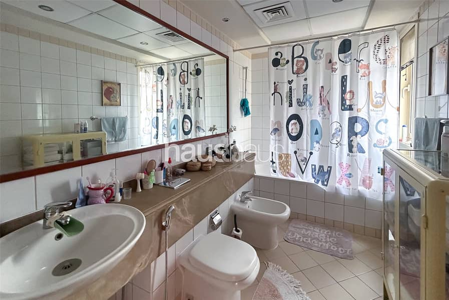 Single row | Backs the park | Type 7 | Maids - Image 16