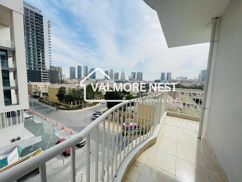 Bright & Elegant unit I With skyline view & closed kitchen I Prime location - Image 9