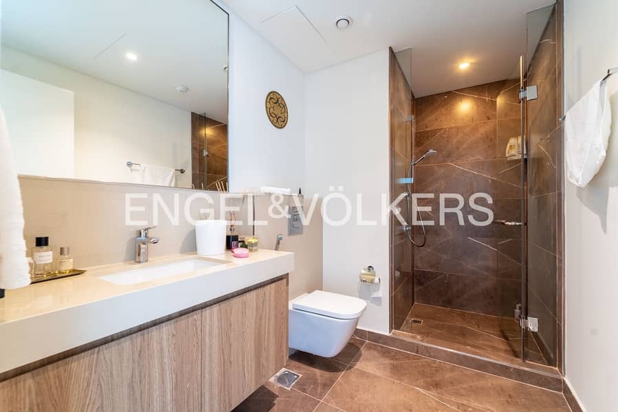 Designer Renovation | Burj Khalifa View | Vacant - Image 6