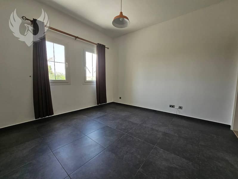 Upgraded / Park Backing / Vacant 20 December - Image 7