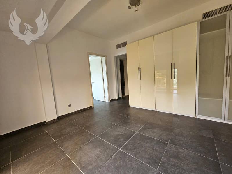 Upgraded / Park Backing / Vacant 20 December - Image 8