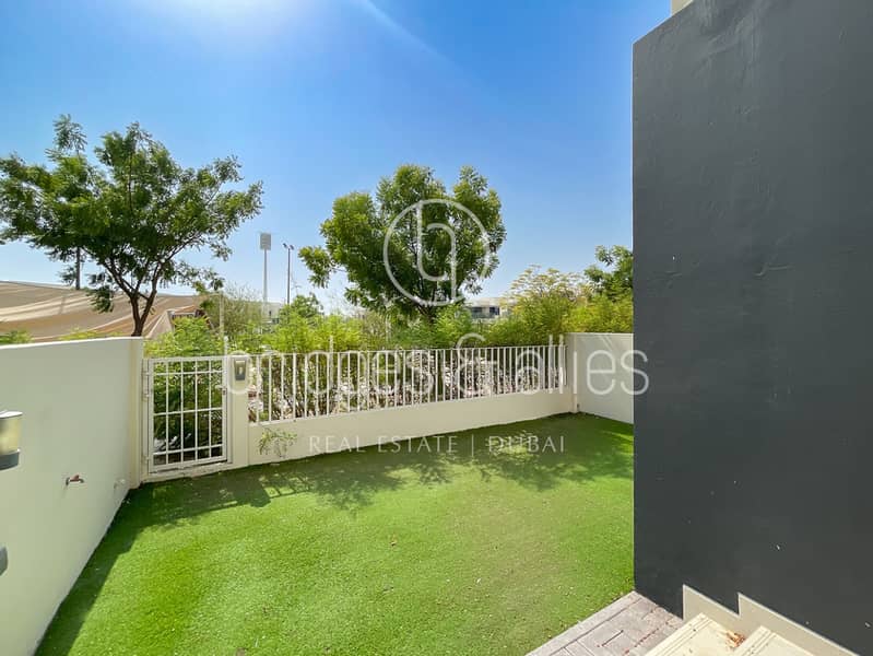 4 BED MIDDLE | GREEN BELT BACKING | VACANT NOW - Image 9