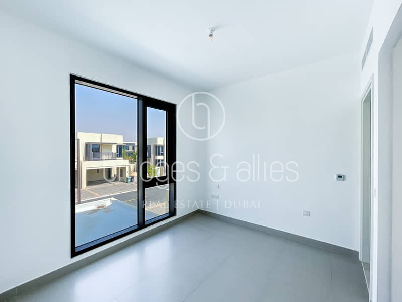 4 BED MIDDLE | GREEN BELT BACKING | VACANT NOW - Image 18