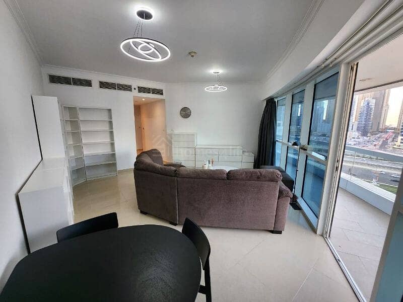 Vacant 2 BR | Bright Unit | Near Metro Stations