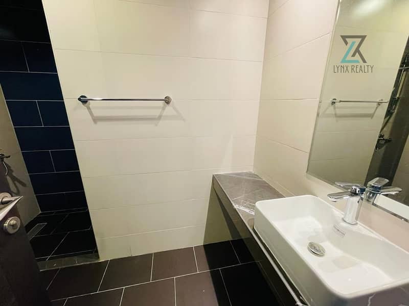 Spacious 3-Bedroom Home with all Amenities - Image 9