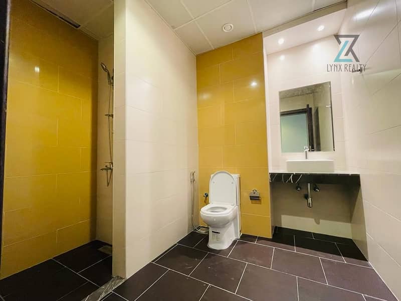 Spacious 3-Bedroom Home with all Amenities - Image 11