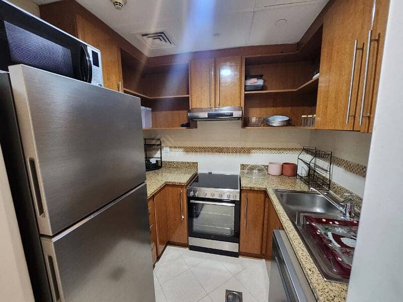 Vacant 2 BR | Bright Unit | Near Metro Stations - Image 10