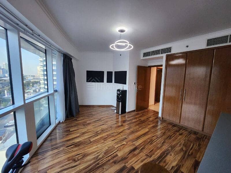 Vacant 2 BR | Bright Unit | Near Metro Stations - Image 11