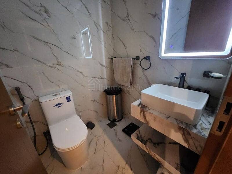 Vacant 2 BR | Bright Unit | Near Metro Stations - Image 18