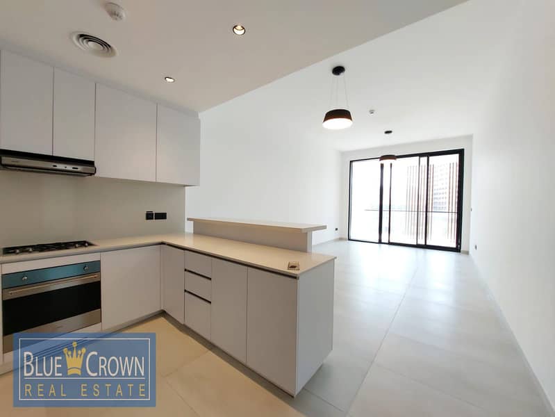 Spacious 2bhk with Balcony 3 Bath || With Kitchen Appliances