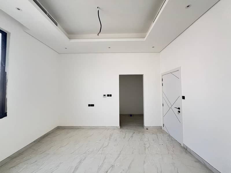 Brand New |Modern 4-Bedroom |GARDEN - Image 11