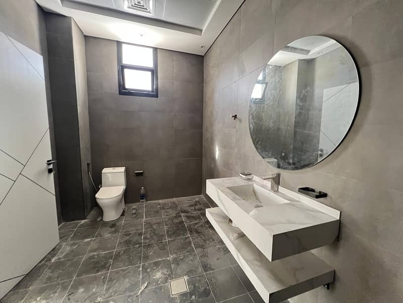 Brand New |Modern 4-Bedroom |GARDEN - Image 17