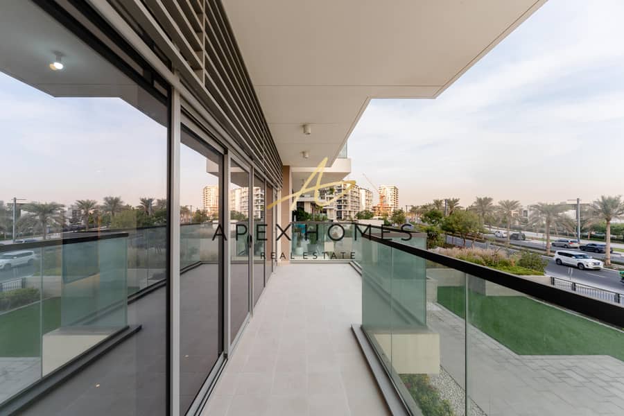 Large Balcony | Corner Unit | Villa View