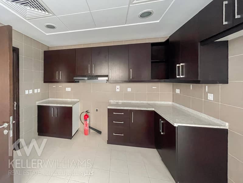 Family Community | Landscaped | Prime Location - Image 7