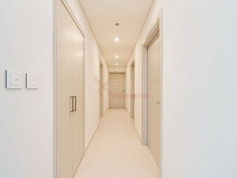 Elegant 3BR | Panoramic Downtown Views | Excellent Condition