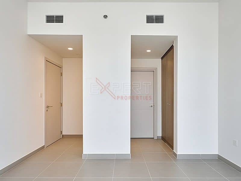 Elegant 3BR | Panoramic Downtown Views | Excellent Condition - Image 6