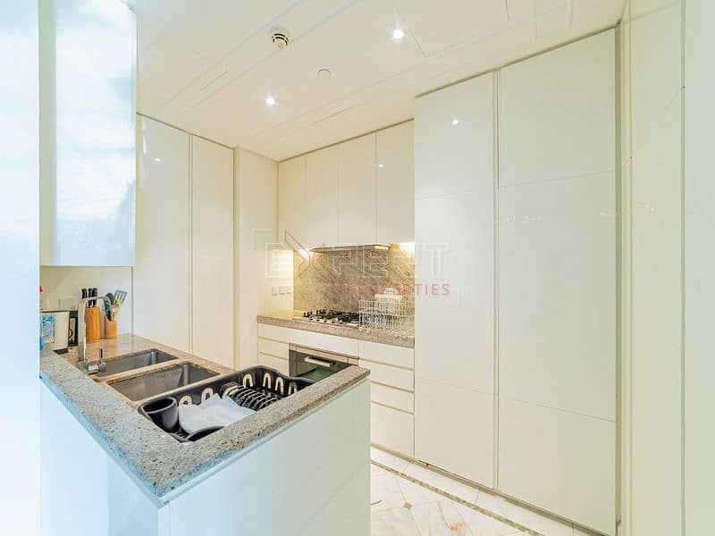 Creek & Skyline View | Fully Furnished | Prime Location - Image 6