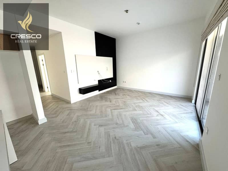 VACANT | HUGE LAYOUT | NEAR TO GARDEN