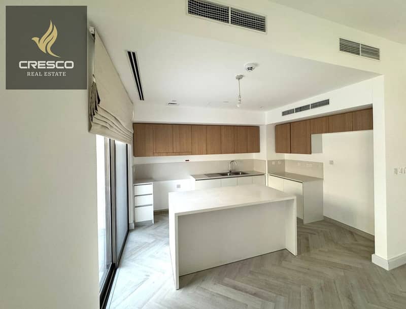 VACANT | HUGE LAYOUT | NEAR TO GARDEN