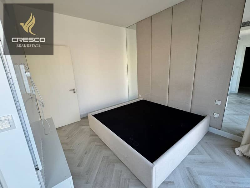 VACANT | HUGE LAYOUT | NEAR TO GARDEN - Image 8