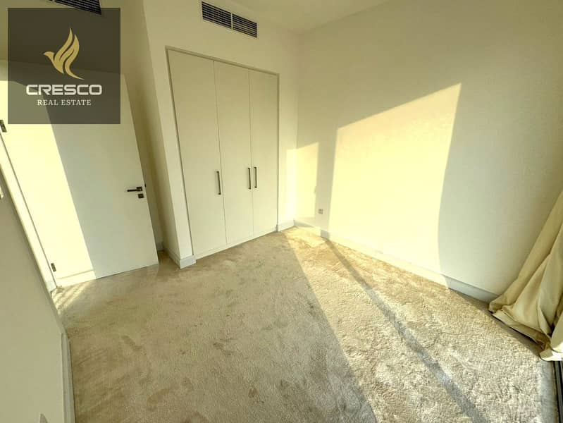 VACANT | HUGE LAYOUT | NEAR TO GARDEN - Image 12