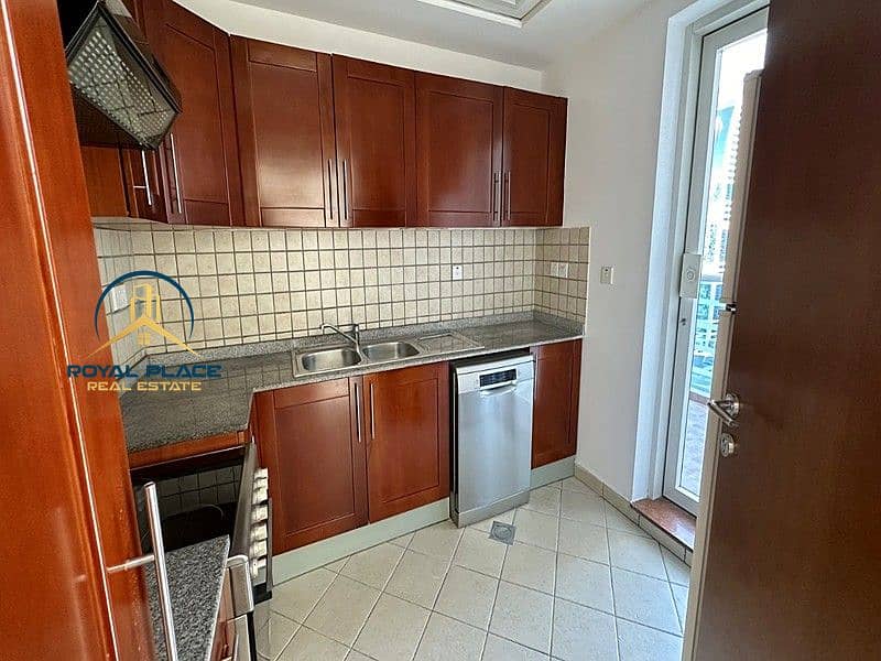 Large Layout | Next to Metro | Vacant Now