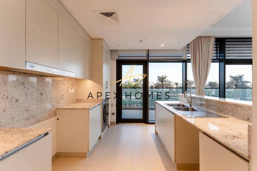 Large Balcony | Corner Unit | Villa View - Image 8