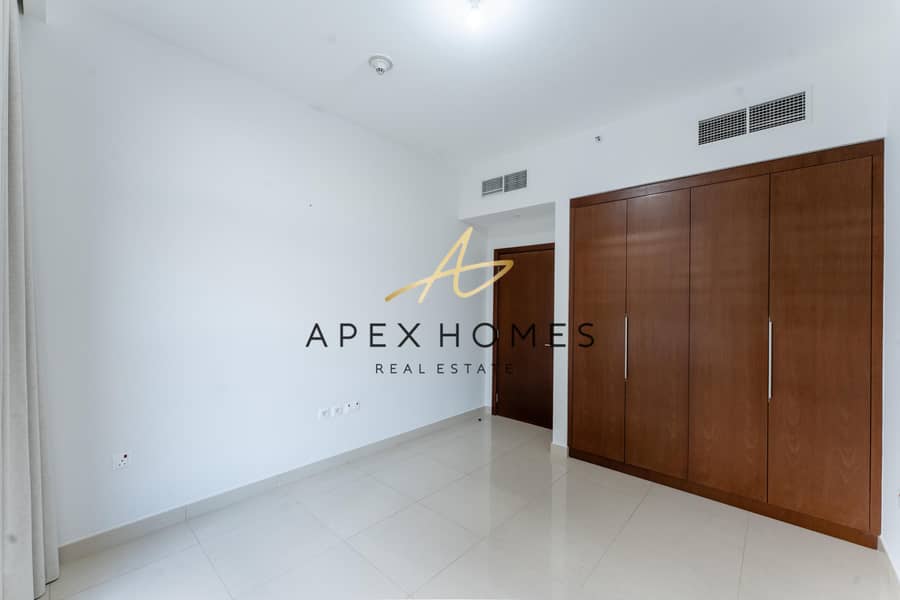 Large Balcony | Corner Unit | Villa View - Image 9