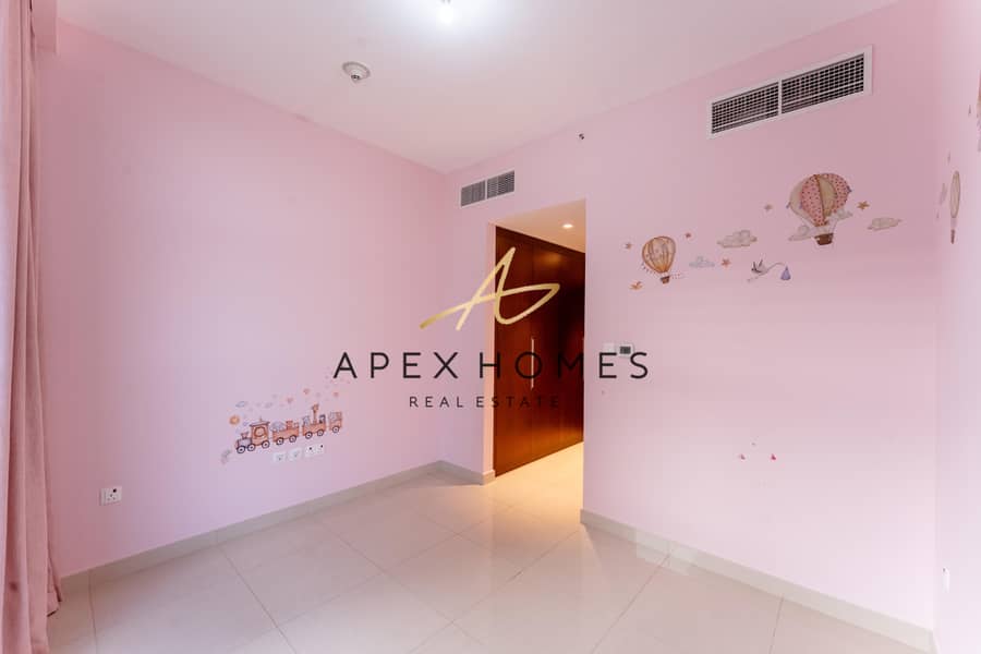 Large Balcony | Corner Unit | Villa View - Image 14