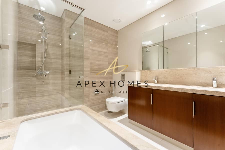 Large Balcony | Corner Unit | Villa View - Image 16