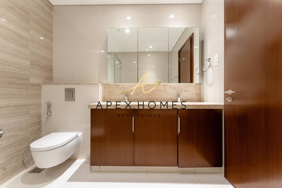 Large Balcony | Corner Unit | Villa View - Image 17