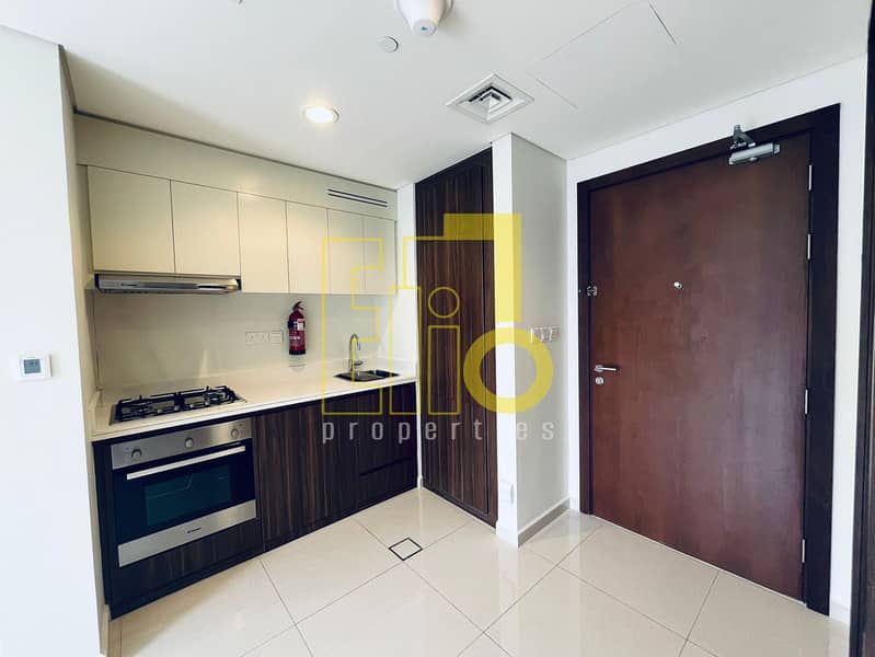 1 BR Apartment with Balcony | Burj Khalifa view - Image 6