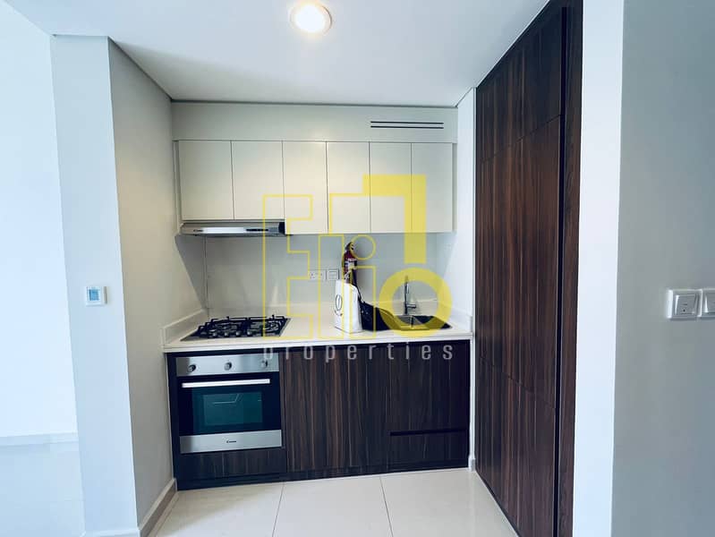 1 BR Apartment with Balcony | Burj Khalifa view - Image 9