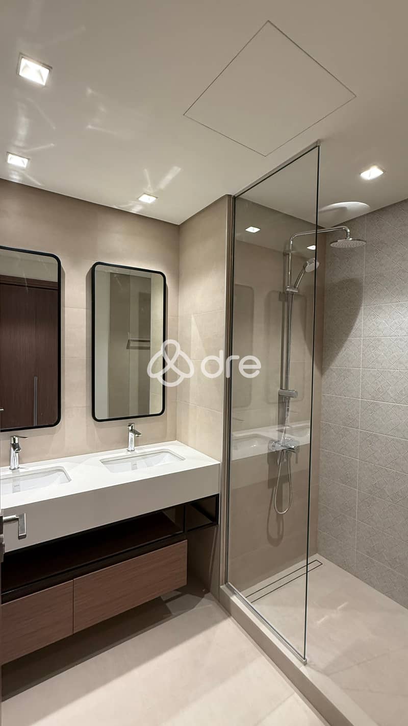 Premium Waterfront Location | Modern Layout - Image 9