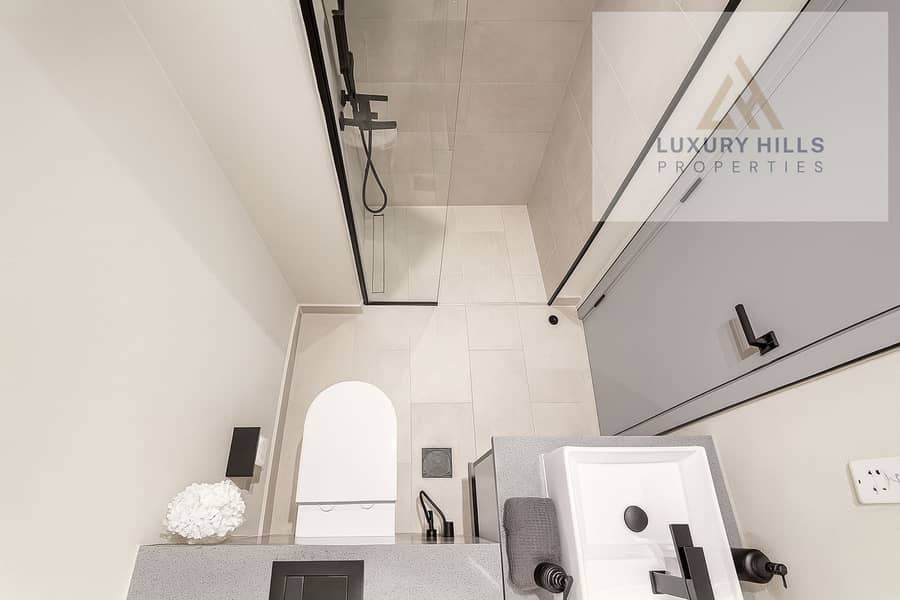 Burj Khalifa View l Fully Furnished l Balcony - Image 7