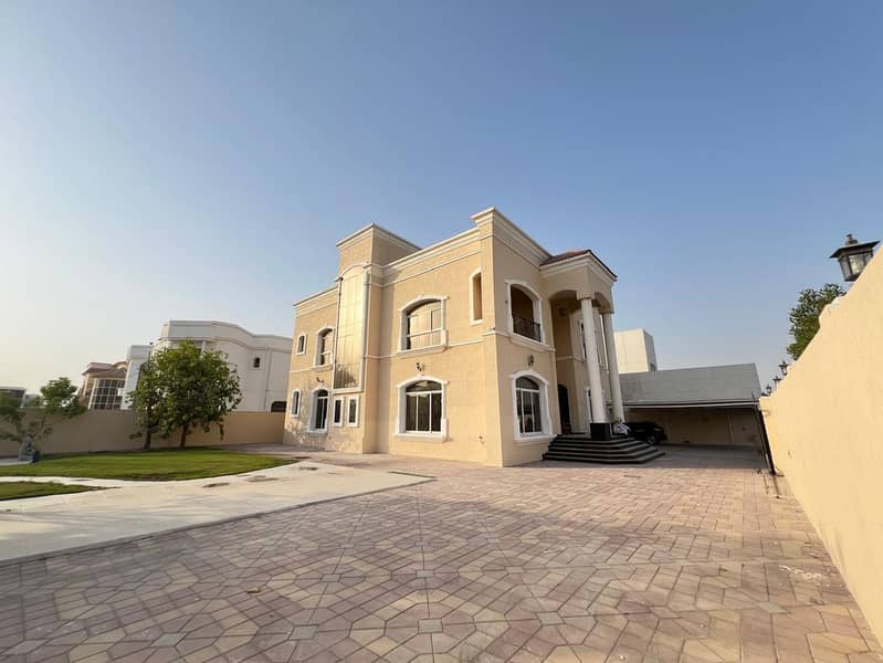 Luxurious Villa | Prime Location |Garden