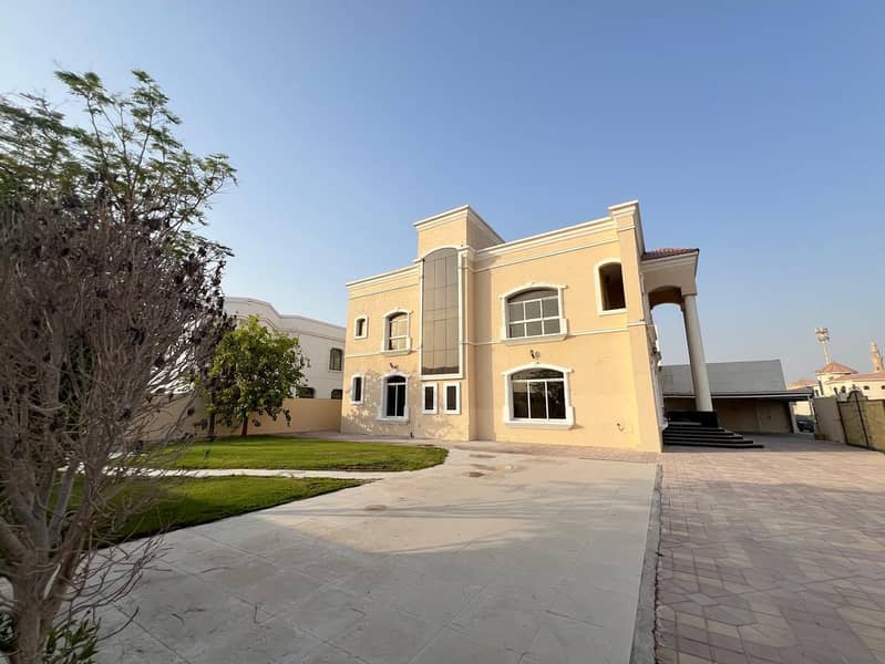 Luxurious Villa | Prime Location |Garden