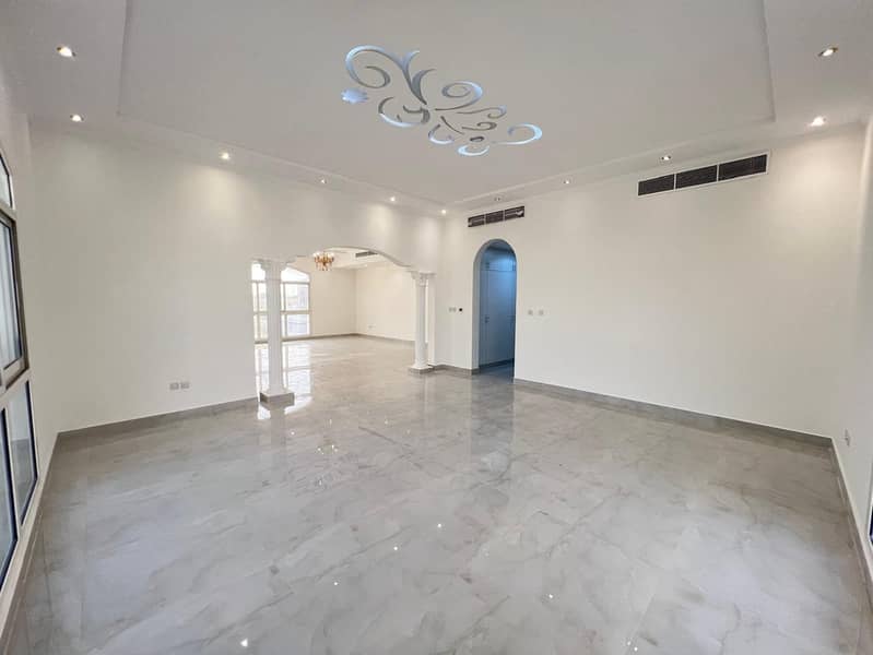 Luxurious Villa | Prime Location |Garden