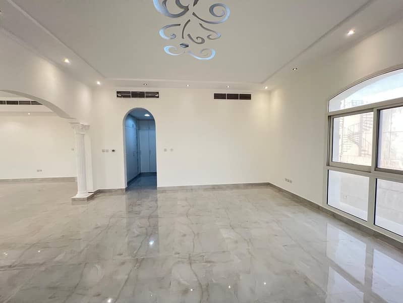 Luxurious Villa | Prime Location |Garden - Image 6