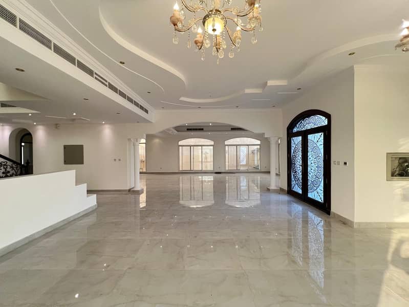 Luxurious Villa | Prime Location |Garden - Image 9