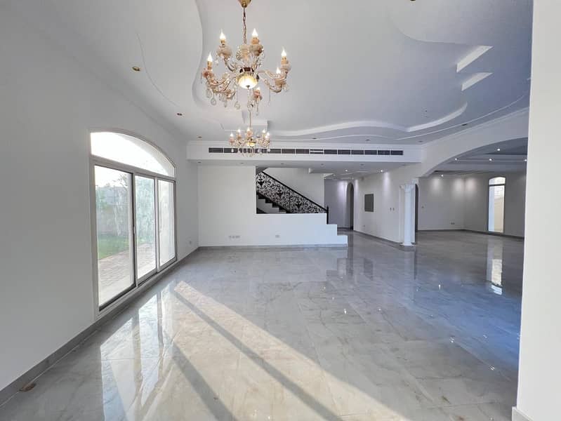 Luxurious Villa | Prime Location |Garden - Image 10