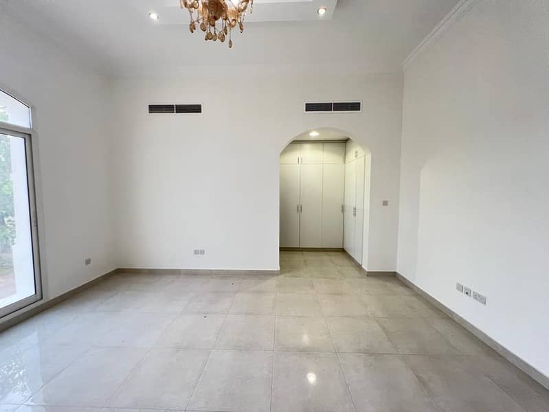 Luxurious Villa | Prime Location |Garden - Image 19