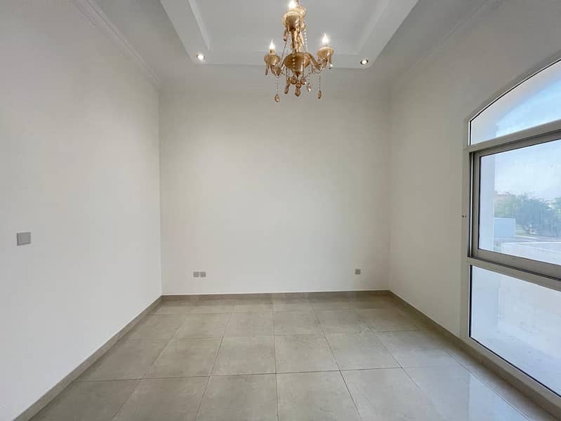 Luxurious Villa | Prime Location |Garden - Image 21