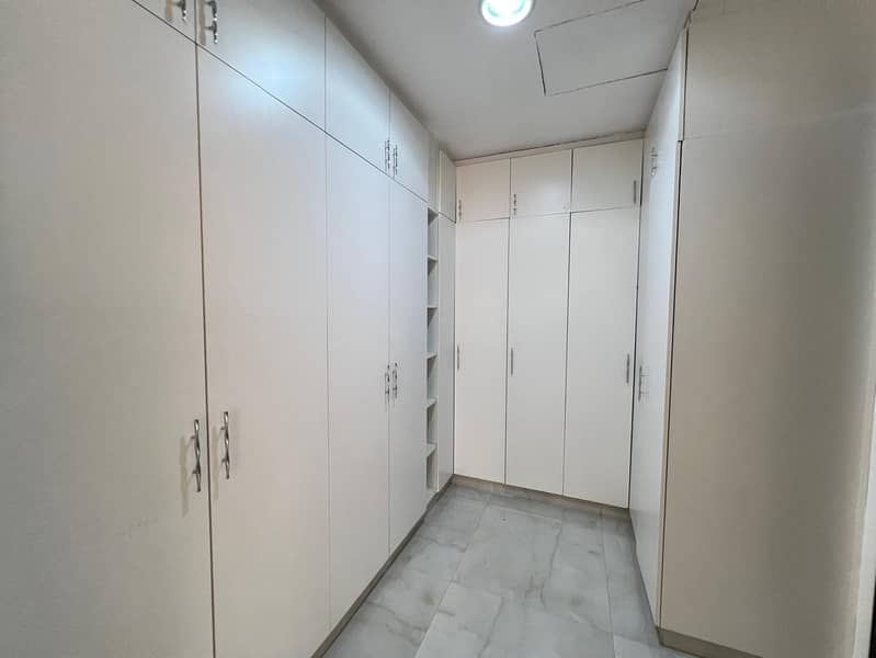 Luxurious Villa | Prime Location |Garden - Image 22