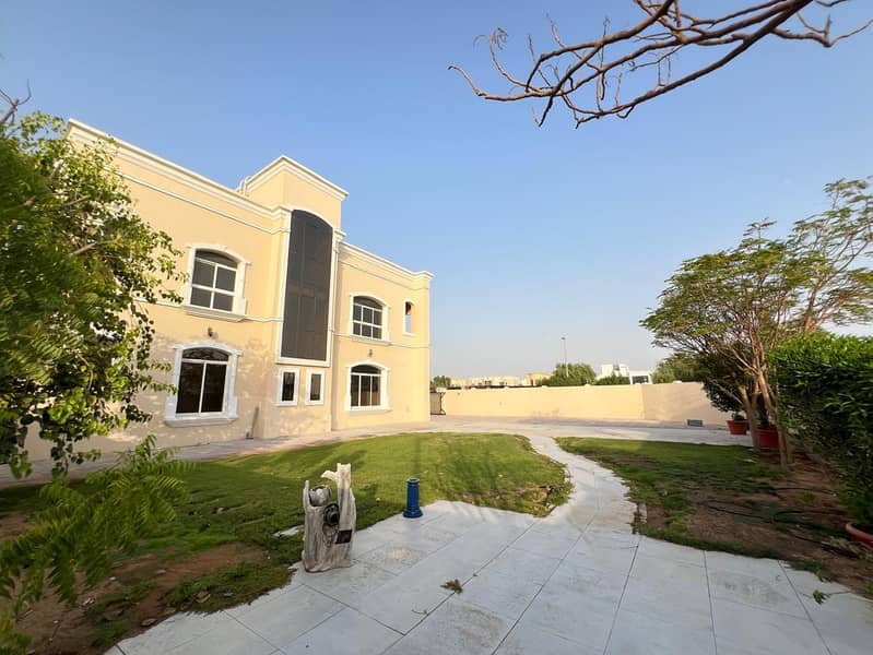 Luxurious Villa | Prime Location |Garden - Image 29